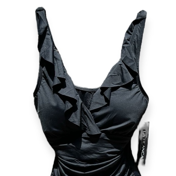 🌻NEW w/tag La Blanca Black Island Goddess Ruffle 1-Piece Swimsuit Size 8 - Picture 5 of 12